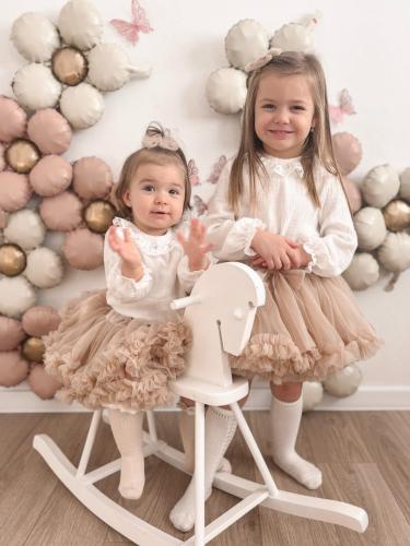 Set für Mädchen: Tüllrock in Beige und Bluse mit langen Ärmeln - Milulove